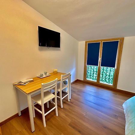 Casa Del Mare Hotel Bosa Ngoại thất bức ảnh