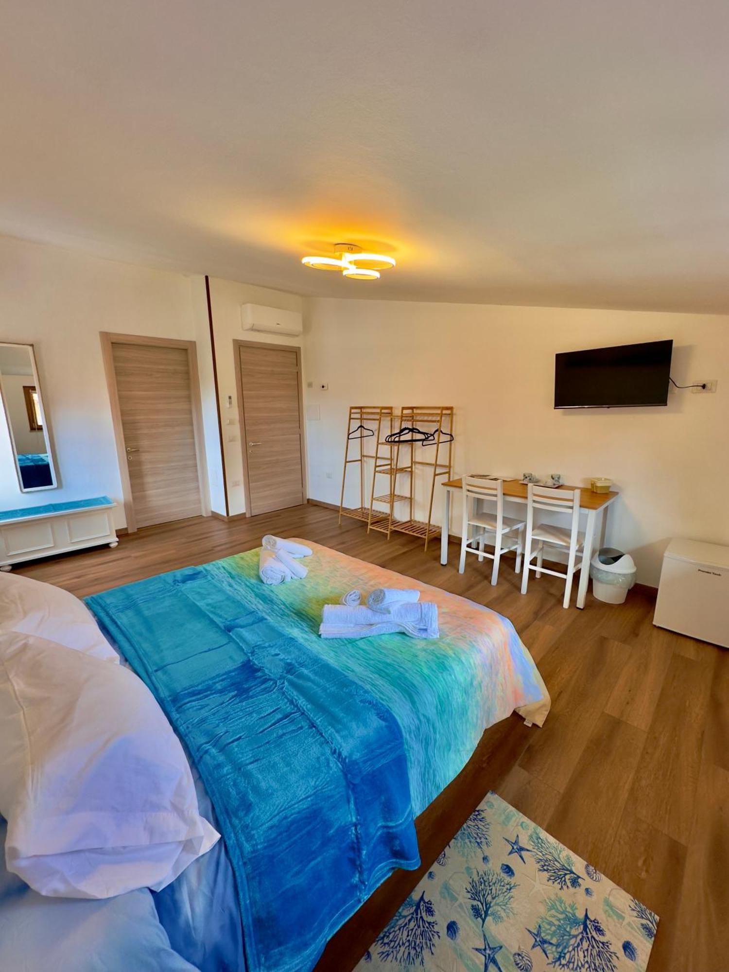 Casa Del Mare Hotel Bosa Ngoại thất bức ảnh